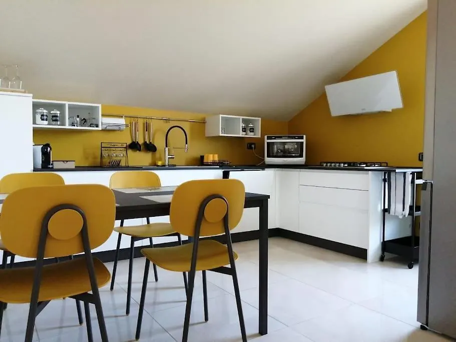 Apartment Mansarda In Villa Vescovado Brusaporto